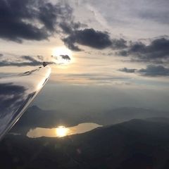 Verortung via Georeferenzierung der Kamera: Aufgenommen in der Nähe von Gemeinde Seekirchen am Wallersee, Österreich in 2400 Meter