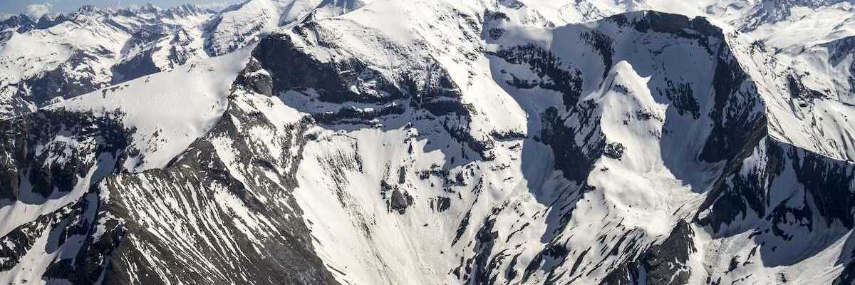 Flugwegposition um 13:30:26: Aufgenommen in der Nähe von Gemeinde Vomp, Österreich in 2944 Meter