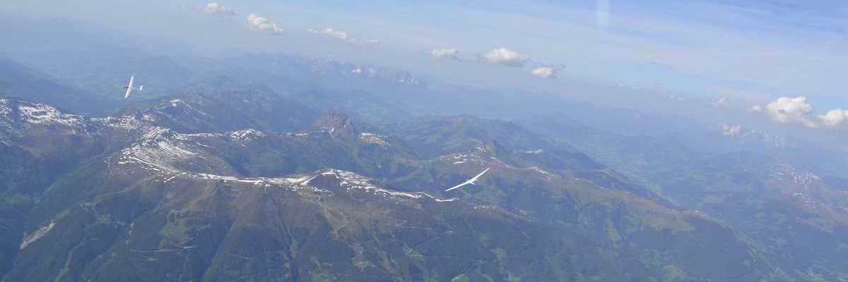 Flugwegposition um 14:42:09: Aufgenommen in der Nähe von Gemeinde Mayrhofen, Österreich in 3735 Meter