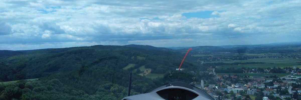 Flugwegposition um 10:09:28: Aufgenommen in der Nähe von Gemeinde St. Andrä-Wördern, Österreich in 344 Meter