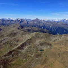 Flugwegposition um 13:43:53: Aufgenommen in der Nähe von Gemeinde Sachsenburg, Österreich in 2841 Meter
