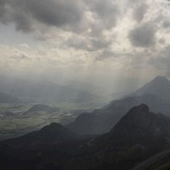 Flugwegposition um 12:42:25: Aufgenommen in der Nähe von Weng im Gesäuse, 8913, Österreich in 2325 Meter