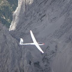Flugwegposition um 13:25:44: Aufgenommen in der Nähe von Gemeinde Ellmau, Ellmau, Österreich in 2577 Meter