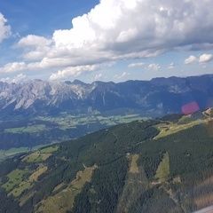 Flugwegposition um 15:53:32: Aufgenommen in der Nähe von Schwarzau im Gebirge, Österreich in 2003 Meter