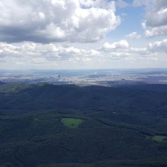 Flugwegposition um 12:11:45: Aufgenommen in der Nähe von Gemeinde Klosterneuburg, Klosterneuburg, Österreich in 940 Meter