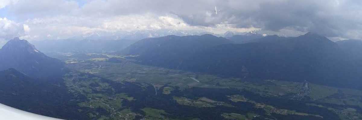 Flugwegposition um 13:09:56: Aufgenommen in der Nähe von Gemeinde St. Stefan im Gailtal, Österreich in 1825 Meter