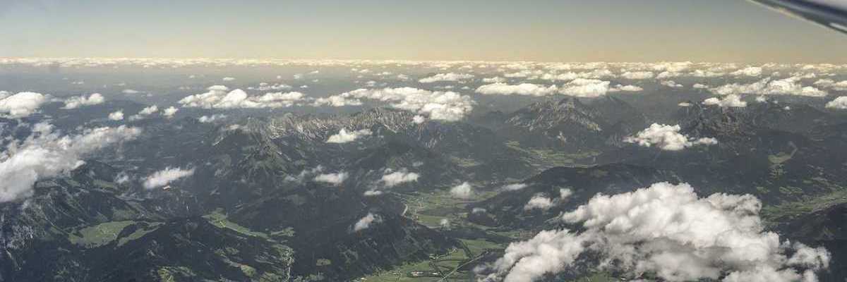 Flugwegposition um 09:15:52: Aufgenommen in der Nähe von Gemeinde Aigen im Ennstal, Österreich in 2022 Meter