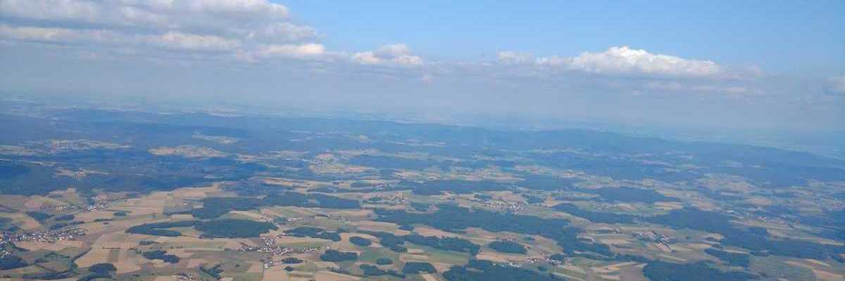 Flugwegposition um 14:33:22: Aufgenommen in der Nähe von Schwandorf, Deutschland in 1910 Meter