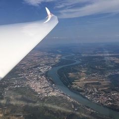 Flugwegposition um 14:36:29: Aufgenommen in der Nähe von Gemeinde Dürnstein, 3601 Dürnstein, Österreich in 1999 Meter