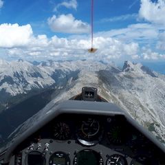 Flugwegposition um 12:35:51: Aufgenommen in der Nähe von Gemeinde Zirl, Zirl, Österreich in 2475 Meter
