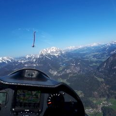 Flugwegposition um 15:15:52: Aufgenommen in der Nähe von Gemeinde Kirchbichl, Kirchbichl, Österreich in 1727 Meter