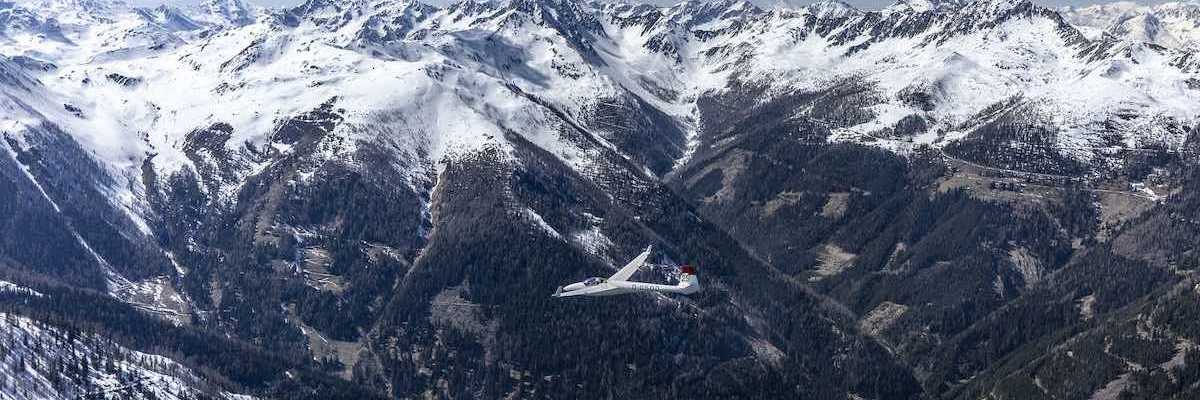 Flugwegposition um 12:51:24: Aufgenommen in der Nähe von Gemeinde Lendorf, Lendorf, Österreich in 2460 Meter