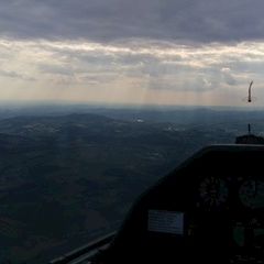 Flugwegposition um 15:46:08: Aufgenommen in der Nähe von Gemeinde Wartberg ob der Aist, Wartberg ob der Aist, Österreich in 1111 Meter