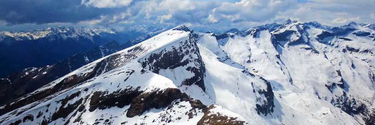 Flugwegposition um 13:30:23: Aufgenommen in der Nähe von Gemeinde Mühldorf, Mühldorf, Österreich in 2420 Meter