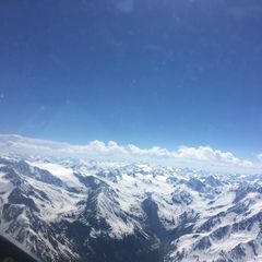 Flugwegposition um 13:50:15: Aufgenommen in der Nähe von Gemeinde Neustift im Stubaital, 6167 Neustift im Stubaital, Österreich in 3615 Meter
