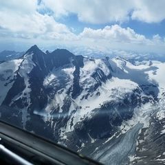 Flugwegposition um 13:52:47: Aufgenommen in der Nähe von Gemeinde Heiligenblut, 9844, Österreich in 3677 Meter