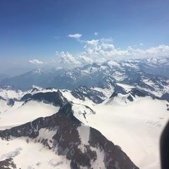 Flugwegposition um 13:39:47: Aufgenommen in der Nähe von Gemeinde Neustift im Stubaital, 6167 Neustift im Stubaital, Österreich in 3819 Meter