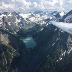 Flugwegposition um 15:39:54: Aufgenommen in der Nähe von Gemeinde Kaprun, Kaprun, Österreich in 2863 Meter