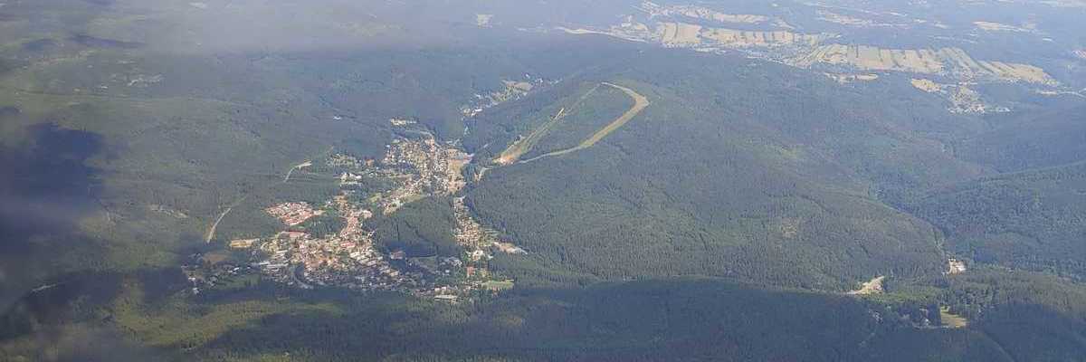 Verortung via Georeferenzierung der Kamera: Aufgenommen in der Nähe von Okres Jablonec nad Nisou, Tschechien in 2000 Meter