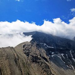 Flugwegposition um 10:50:33: Aufgenommen in der Nähe von Gemeinde Piesendorf, 5721 Piesendorf, Österreich in 2425 Meter