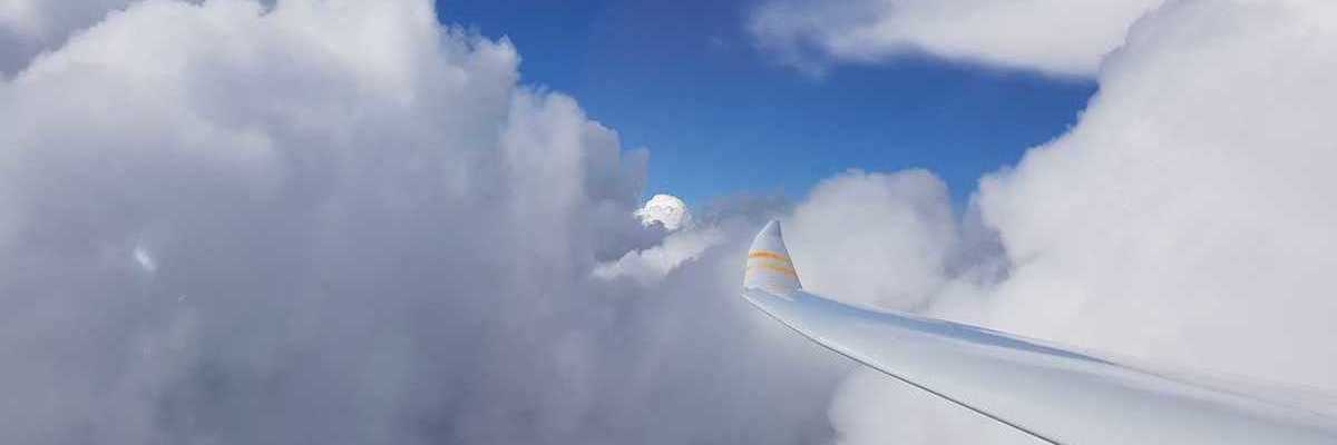 Flugwegposition um 15:02:38: Aufgenommen in der Nähe von Département Hautes-Alpes, Frankreich in 3949 Meter