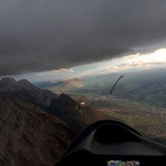 Flugwegposition um 15:46:20: Aufgenommen in der Nähe von Gemeinde Rum, Rum, Österreich in 2463 Meter