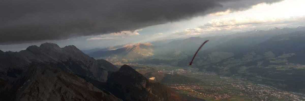 Flugwegposition um 15:46:20: Aufgenommen in der Nähe von Gemeinde Rum, Rum, Österreich in 2463 Meter