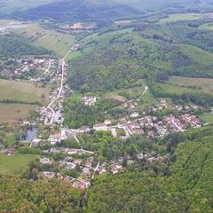 Verortung via Georeferenzierung der Kamera: Aufgenommen in der Nähe von Gemeinde Altenmarkt an der Triesting, Österreich in 0 Meter