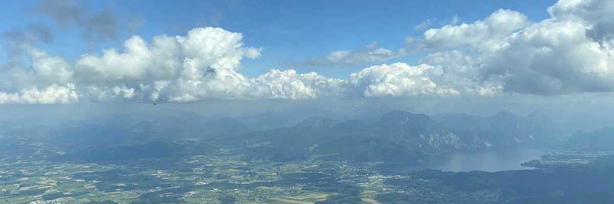 Flugwegposition um 13:41:58: Aufgenommen in der Nähe von Gemeinde Regau, Österreich in 1798 Meter