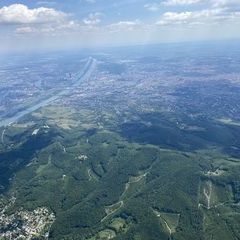 Flugwegposition um 11:41:18: Aufgenommen in der Nähe von Gemeinde Klosterneuburg, Klosterneuburg, Österreich in 1731 Meter