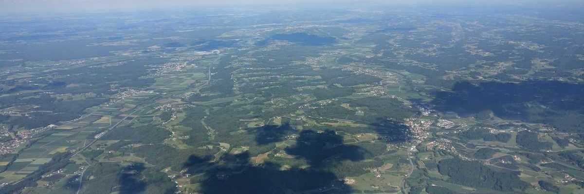 Flugwegposition um 15:34:13: Aufgenommen in der Nähe von Gemeinde Hofstätten an der Raab, Österreich in 2041 Meter