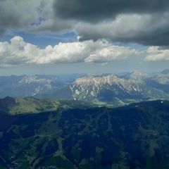 Verortung via Georeferenzierung der Kamera: Aufgenommen in der Nähe von Gemeinde Saalbach-Hinterglemm, Österreich in 0 Meter