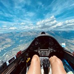 Flugwegposition um 11:51:33: Aufgenommen in der Nähe von Département Hautes-Alpes, Frankreich in 2598 Meter
