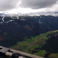 Flugwegposition um 14:12:18: Aufgenommen in der Nähe von Gemeinde Mariapfarr, Österreich in 1961 Meter