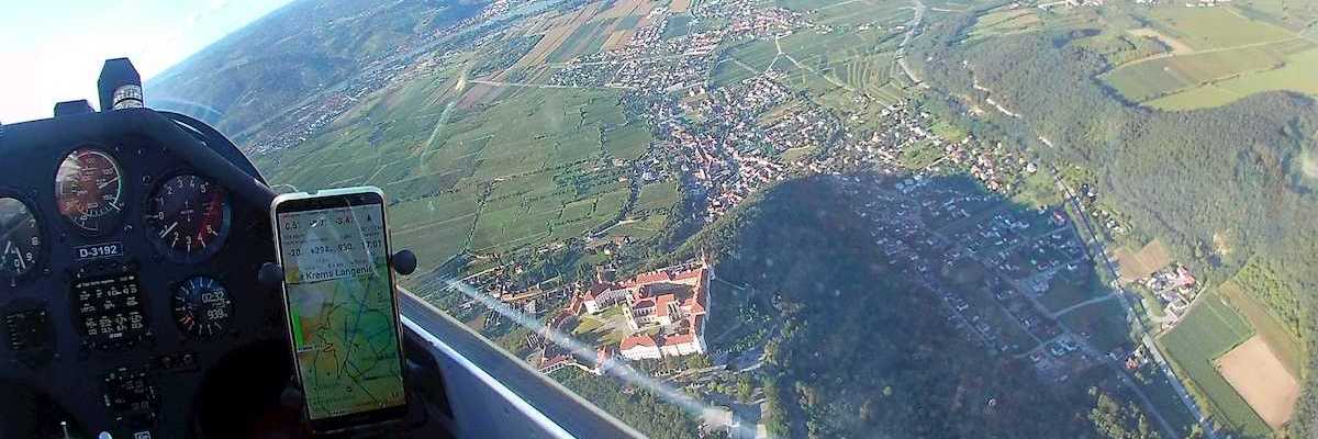 Flugwegposition um 15:02:13: Aufgenommen in der Nähe von Gemeinde Furth bei Göttweig, 3511 Furth bei Göttweig, Österreich in 965 Meter