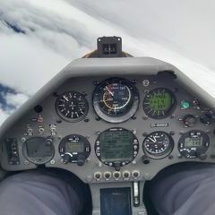 Flugwegposition um 14:24:42: Aufgenommen in der Nähe von Gemeinde Tux, Österreich in 4378 Meter