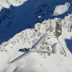 Flugwegposition um 16:22:29: Aufgenommen in der Nähe von Gemeinde Neustift im Stubaital, 6167 Neustift im Stubaital, Österreich in 2945 Meter