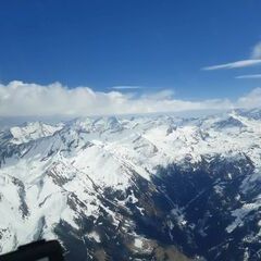 Flugwegposition um 13:21:27: Aufgenommen in der Nähe von Gemeinde Uttendorf, Österreich in 3253 Meter