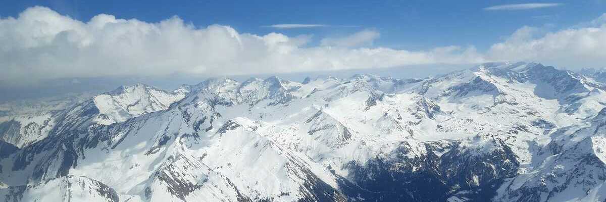 Flugwegposition um 13:21:27: Aufgenommen in der Nähe von Gemeinde Uttendorf, Österreich in 3253 Meter