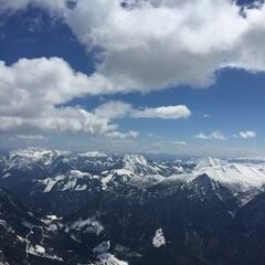 Flugwegposition um 11:32:42: Aufgenommen in der Nähe von St. Gallen, Österreich in 2433 Meter