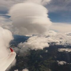 Flugwegposition um 09:21:13: Aufgenommen in der Nähe von Gemeinde Ampass, Ampass, Österreich in 4925 Meter