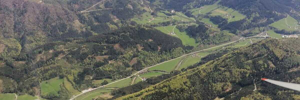 Flugwegposition um 13:27:41: Aufgenommen in der Nähe von Lunz am See, Österreich in 2062 Meter