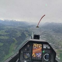 Flugwegposition um 09:09:49: Aufgenommen in der Nähe von Gemeinde Mils, Mils, Österreich in 1698 Meter