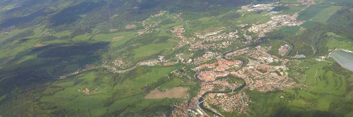 Flugwegposition um 11:37:15: Aufgenommen in der Nähe von Okres Český Krumlov, Tschechien in 2125 Meter