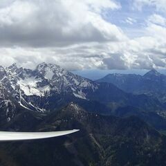 Flugwegposition um 13:27:40: Aufgenommen in der Nähe von Tržič, Slowenien in 2259 Meter