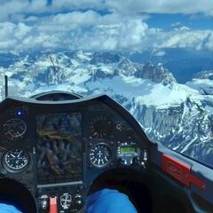 Flugwegposition um 15:49:05: Aufgenommen in der Nähe von Mühlen, Österreich in 1439 Meter