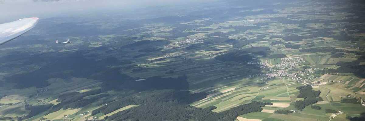 Flugwegposition um 14:58:46: Aufgenommen in der Nähe von Gemeinde Reichenau im Mühlkreis, Österreich in 2073 Meter