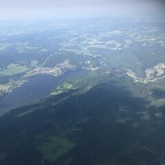 Flugwegposition um 15:59:12: Aufgenommen in der Nähe von Okres Český Krumlov, Tschechien in 2491 Meter