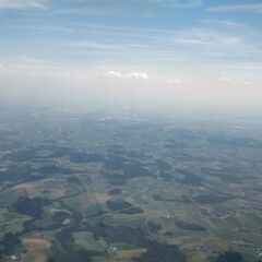 Flugwegposition um 13:14:36: Aufgenommen in der Nähe von Gemeinde Pregarten, Pregarten, Österreich in 1943 Meter