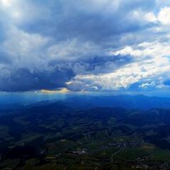 Flugwegposition um 14:35:41: Aufgenommen in der Nähe von Gemeinde Hohenau an der Raab, Österreich in 1905 Meter